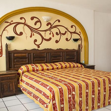 Hotel Colonial Manzanillo Esterno foto