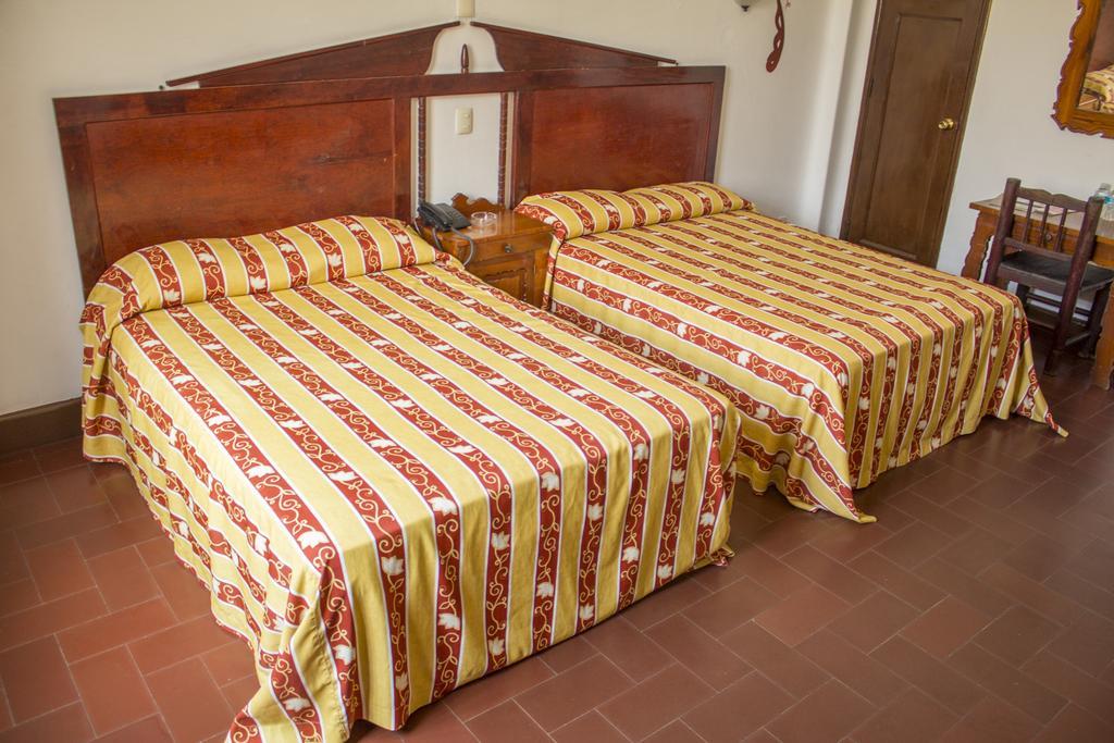Hotel Colonial Manzanillo Esterno foto