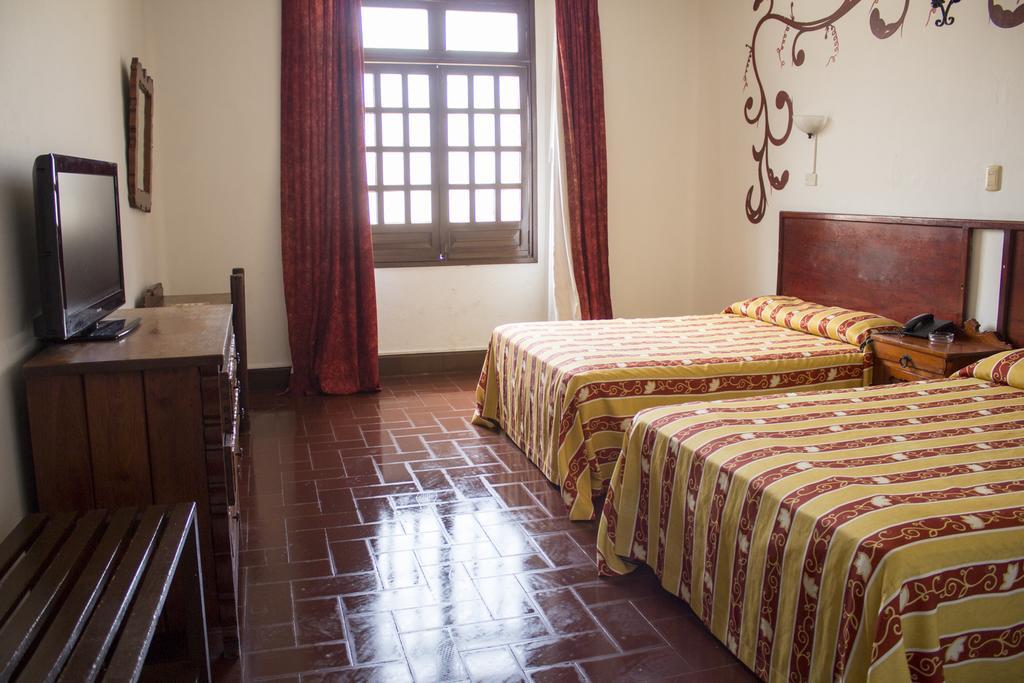 Hotel Colonial Manzanillo Esterno foto