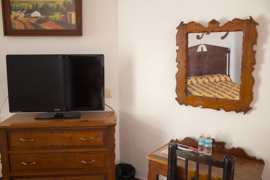 Hotel Colonial Manzanillo Esterno foto
