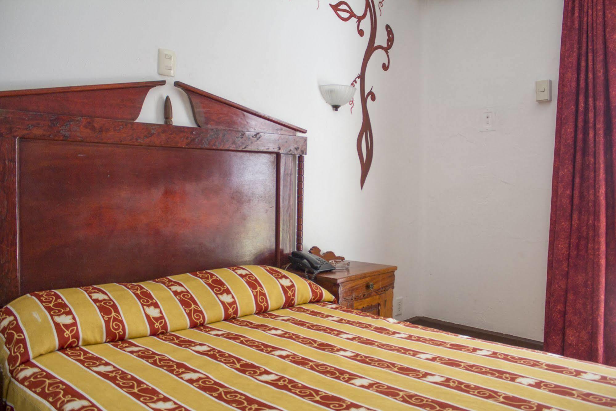 Hotel Colonial Manzanillo Esterno foto