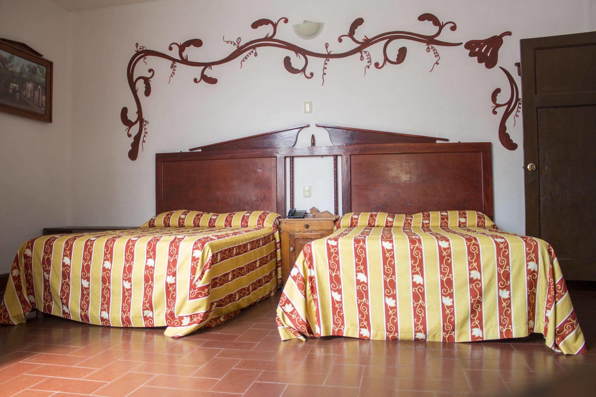 Hotel Colonial Manzanillo Esterno foto